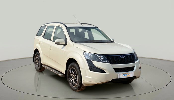 2015 Mahindra XUV500 W4, Diesel, Manual, 42,179 km, Right Front Diagonal