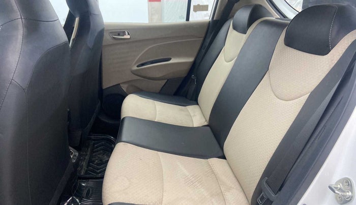 2019 Hyundai NEW SANTRO SPORTZ AMT, Petrol, Automatic, 16,463 km, Second-row right seat - Cover slightly stained