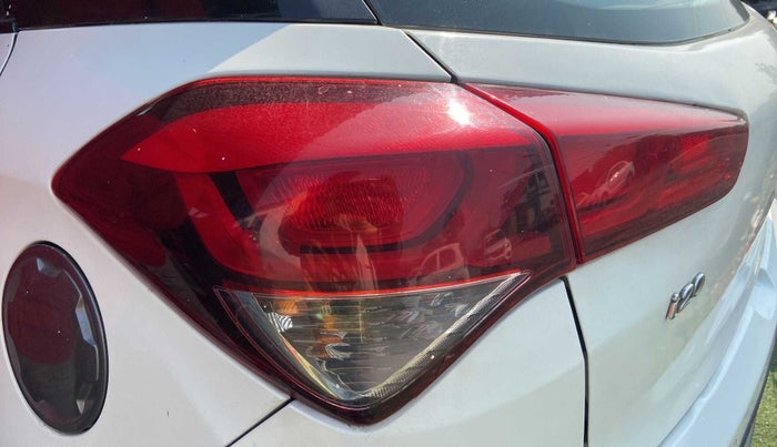 2015 Hyundai i20 Active 1.2 S, CNG, Manual, 59,888 km, Left tail light - Minor damage