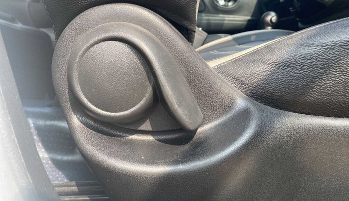 2019 Nissan Micra XL (O) CVT, Petrol, Automatic, 17,484 km, Driver Side Adjustment Panel