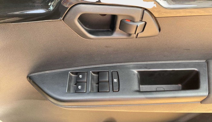 2019 Mahindra KUV 100 NXT K8 P 6 STR DUAL TONE, Petrol, Manual, 44,303 km, Driver Side Door Panels Control