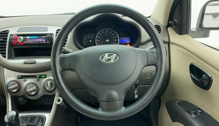 2013 Hyundai i10 ERA 1.1, CNG, Manual, 99,129 km, Steering Wheel Close Up