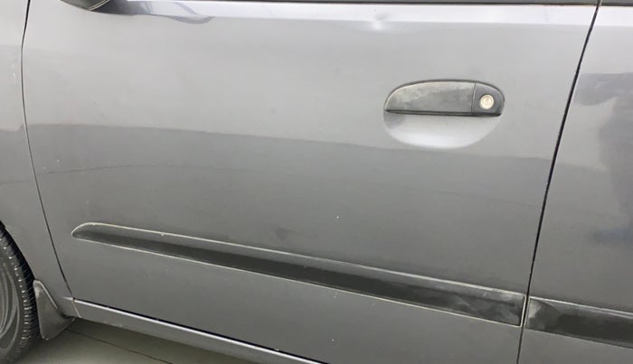 2013 Hyundai i10 ERA 1.1, CNG, Manual, 99,129 km, Front passenger door - Slightly dented
