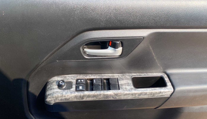2019 Maruti New Wagon-R VXI 1.2, Petrol, Manual, 7,962 km, Driver Side Door Panels Control