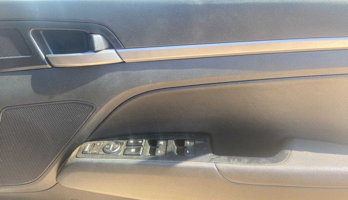 2019 Hyundai New Elantra 2.0 SX(O) AT PETROL, Petrol, Automatic, 14,129 km, Driver Side Door Panels Control