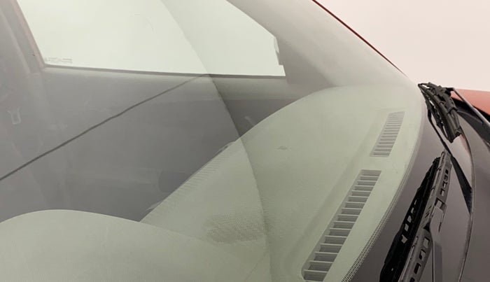 2016 Mahindra Kuv100 K6 6 STR, Petrol, Manual, 43,456 km, Front windshield - Minor spot on windshield
