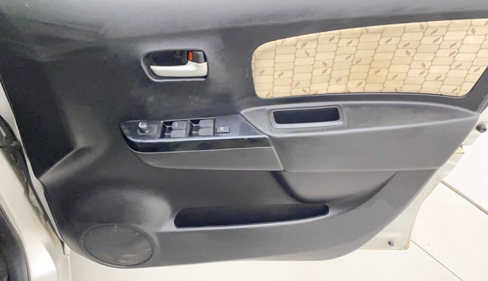 2017 Maruti Wagon R 1.0 VXI (O) AMT, Petrol, Automatic, 61,914 km, Driver Side Door Panels Control