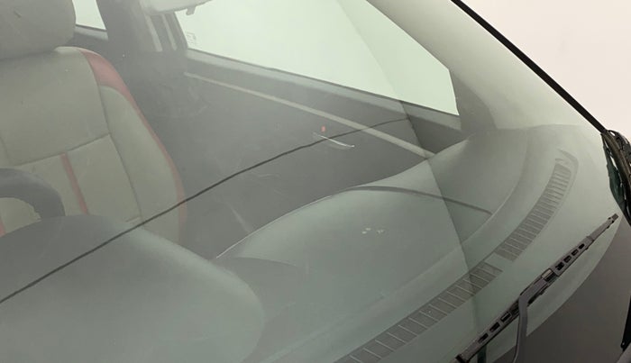 2013 Maruti Swift VXI, Petrol, Manual, 89,983 km, Front windshield - Minor spot on windshield