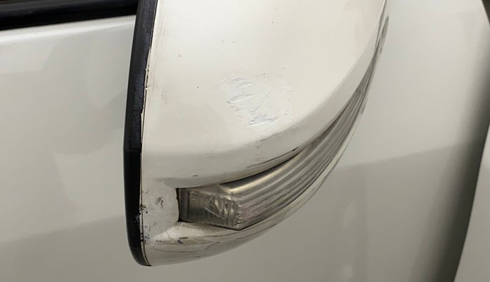 2013 Maruti Swift VXI, Petrol, Manual, 89,983 km, Right rear-view mirror - Minor scratches