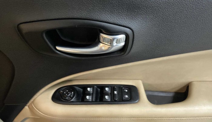 2018 Jeep Compass LONGITUDE 2.0 DIESEL, Diesel, Manual, 62,368 km, Driver Side Door Panels Control