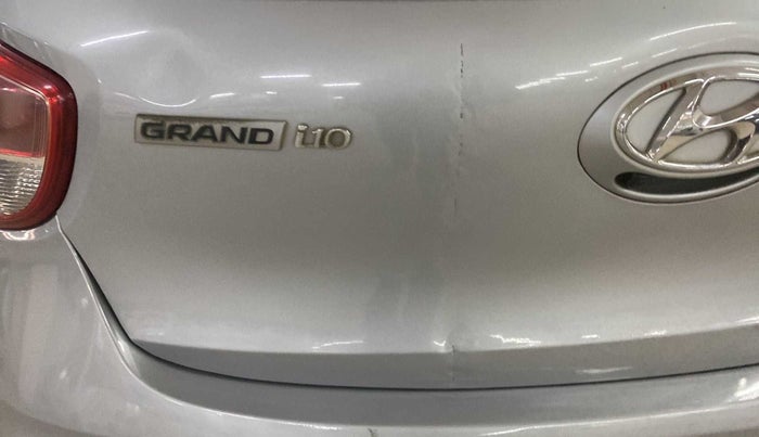 2018 Hyundai Grand i10 SPORTZ 1.2 KAPPA VTVT, Petrol, Manual, 28,704 km, Dicky (Boot door) - Slightly dented