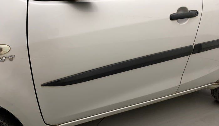 2014 Maruti Ritz VXI, Petrol, Manual, 44,320 km, Front passenger door - Slight discoloration