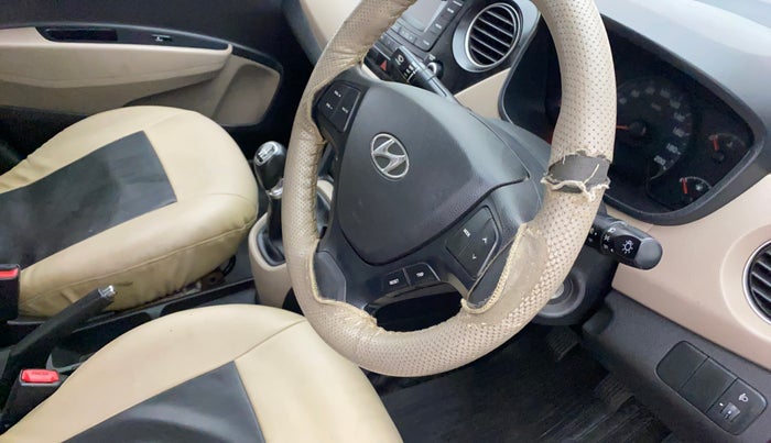 2016 Hyundai Xcent SX 1.2, Petrol, Manual, 72,170 km, Steering wheel - Steering cover is minor torn