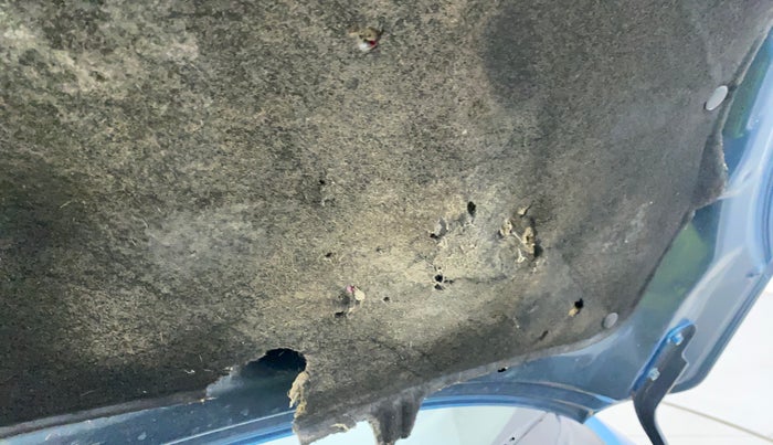2014 Maruti Swift Dzire VDI, Diesel, Manual, 94,616 km, Bonnet (hood) - Insulation cover has minor damage