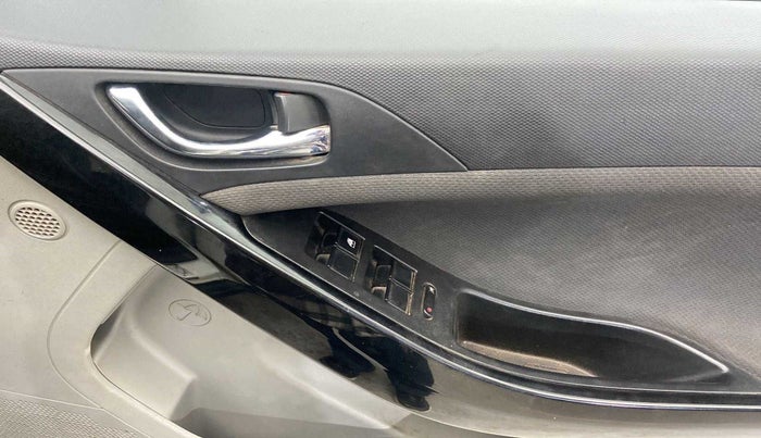 2019 Tata NEXON XZA PLUS PETROL, Petrol, Automatic, 49,798 km, Driver Side Door Panels Control