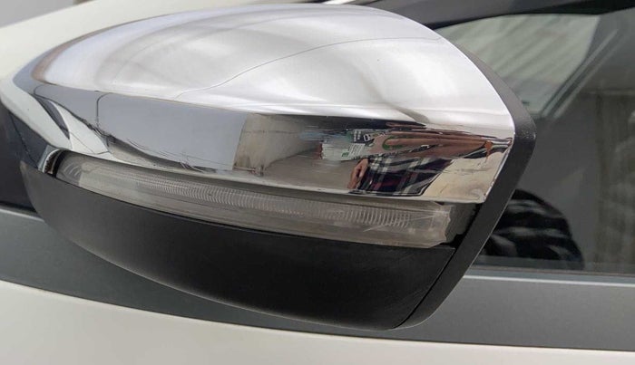 2019 Tata NEXON XZA PLUS PETROL, Petrol, Automatic, 49,798 km, Left rear-view mirror - Indicator light has minor damage