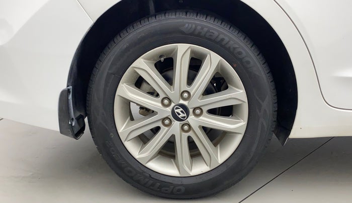 2017 Hyundai New Elantra 2.0 SX MT PETROL, Petrol, Manual, 92,776 km, Right Rear Wheel