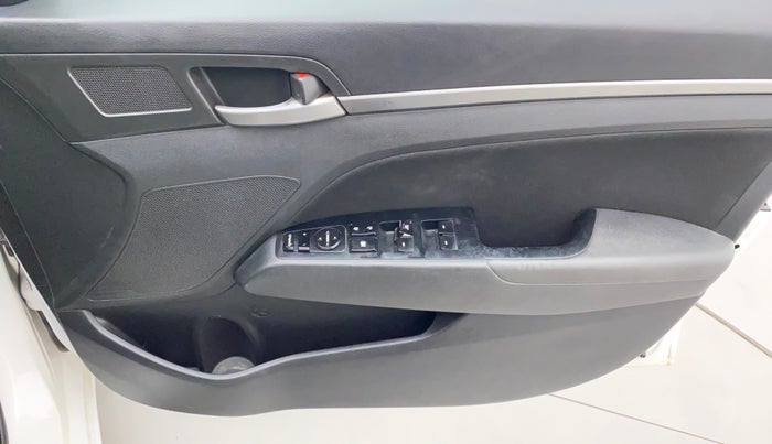 2017 Hyundai New Elantra 2.0 SX MT PETROL, Petrol, Manual, 92,776 km, Driver Side Door Panels Control