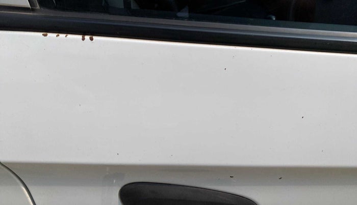2017 Hyundai Eon ERA +, Petrol, Manual, 80,365 km, Driver-side door - Slightly rusted