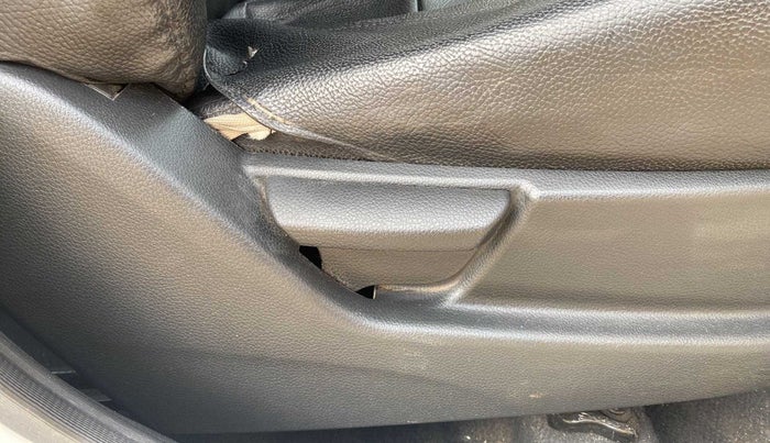 2017 Hyundai Eon ERA +, Petrol, Manual, 80,365 km, Driver Side Adjustment Panel