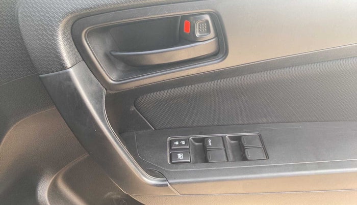 2020 Maruti Vitara Brezza VXI, Petrol, Manual, 48,790 km, Driver Side Door Panels Control