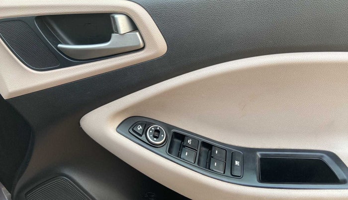 2016 Hyundai Elite i20 ASTA 1.2, Petrol, Manual, 79,964 km, Driver Side Door Panels Control