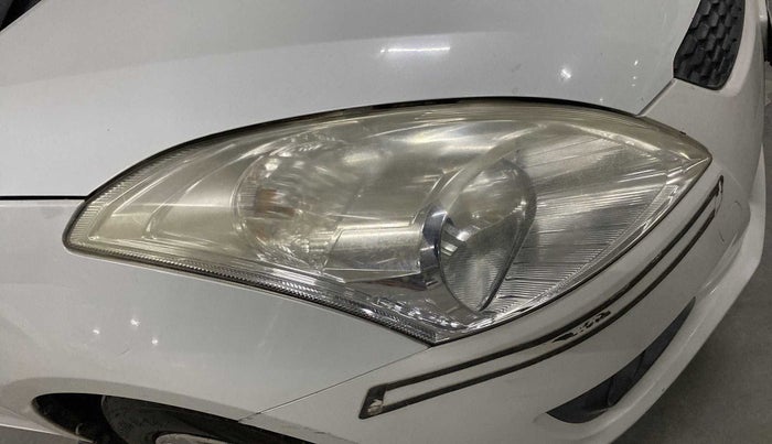 2013 Maruti Swift LXI, CNG, Manual, 80,420 km, Right headlight - Faded
