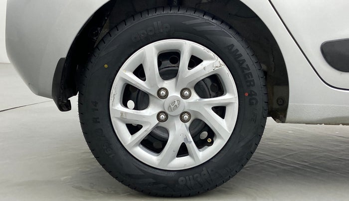 2017 Hyundai Grand i10 MAGNA 1.2 VTVT, Petrol, Manual, 22,748 km, Right Rear Wheel