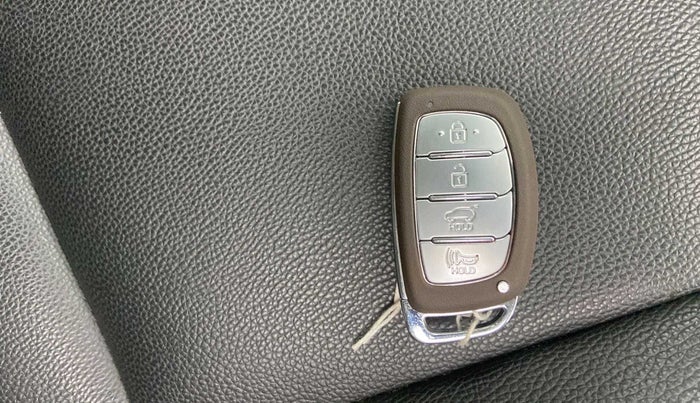 2021 Hyundai VENUE SX PLUS 1.0 TURBO DCT, Petrol, Automatic, 28,627 km, Key Close Up