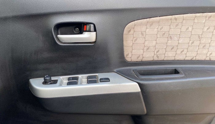 2015 Maruti Wagon R 1.0 VXI (O) AMT, Petrol, Automatic, 44,425 km, Driver Side Door Panels Control
