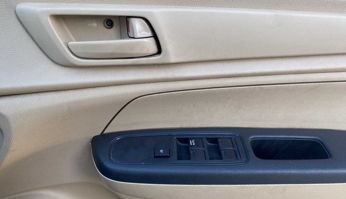 2019 Honda Amaze 1.2L I-VTEC E, Petrol, Manual, 98,418 km, Driver Side Door Panels Control