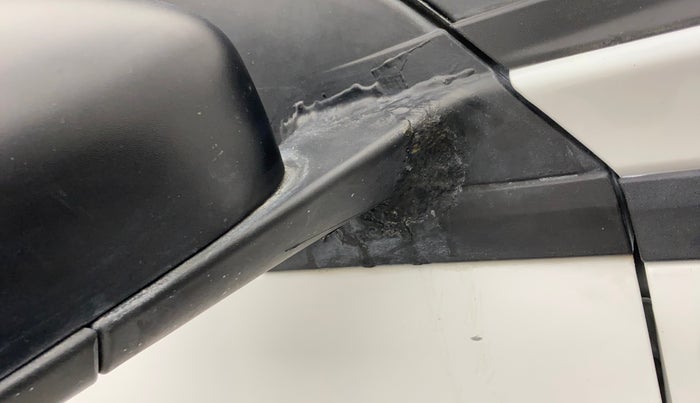 2022 Nissan MAGNITE XE, Petrol, Manual, 20,005 km, Right rear-view mirror - Cover has minor damage
