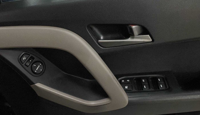 2016 Hyundai Creta SX PLUS 1.6 PETROL, Petrol, Manual, 39,742 km, Driver Side Door Panels Control