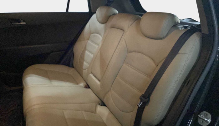 2016 Hyundai Creta SX PLUS 1.6 PETROL, Petrol, Manual, 39,742 km, Right Side Rear Door Cabin