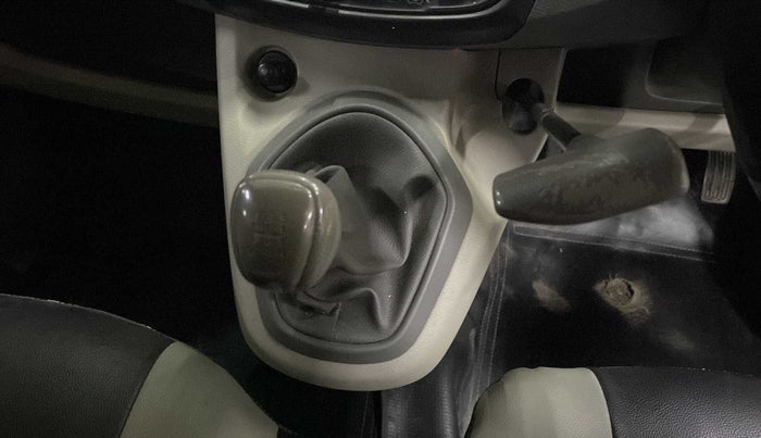 2016 Datsun Go T, Petrol, Manual, 69,877 km, Gear Lever
