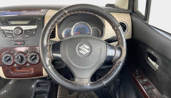2017 Maruti Wagon R 1.0 VXI, CNG, Manual, 1,04,269 km, Steering Wheel Close Up