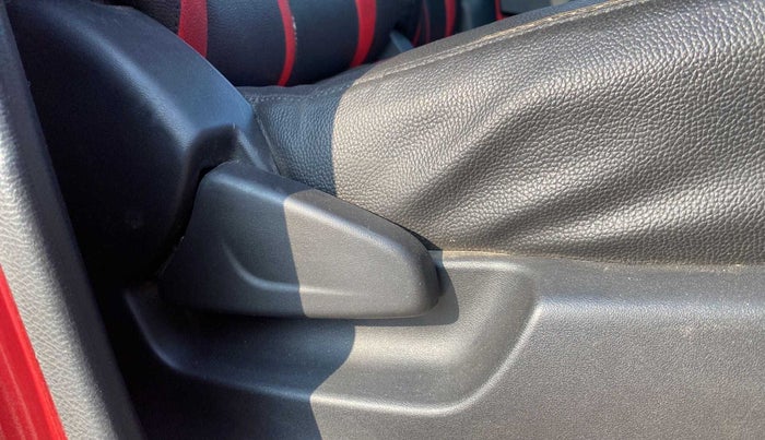 2019 Datsun Redi Go S, Petrol, Manual, 51,956 km, Driver Side Adjustment Panel