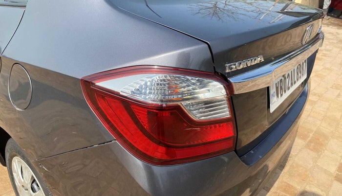 2017 Honda Amaze 1.2L I-VTEC S OPT, Petrol, Manual, 54,639 km, Left tail light - Minor damage