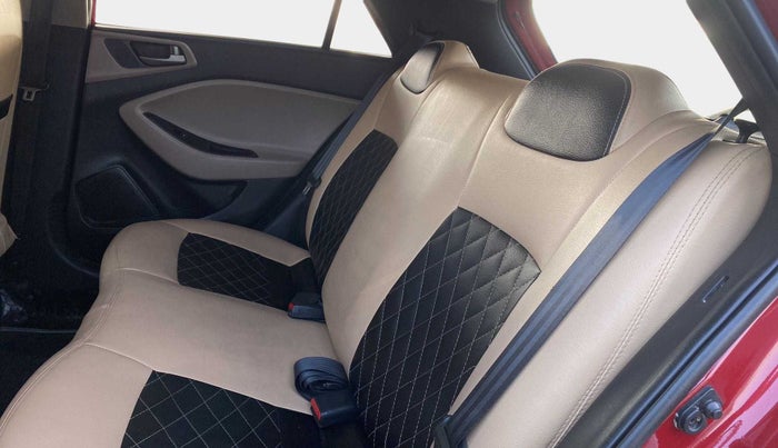 2015 Hyundai Elite i20 SPORTZ 1.4 (O) CRDI, Diesel, Manual, 91,454 km, Right Side Rear Door Cabin