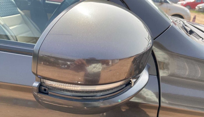 2019 Honda Amaze 1.2L I-VTEC V, Petrol, Manual, 22,601 km, Right rear-view mirror - Indicator light has minor damage