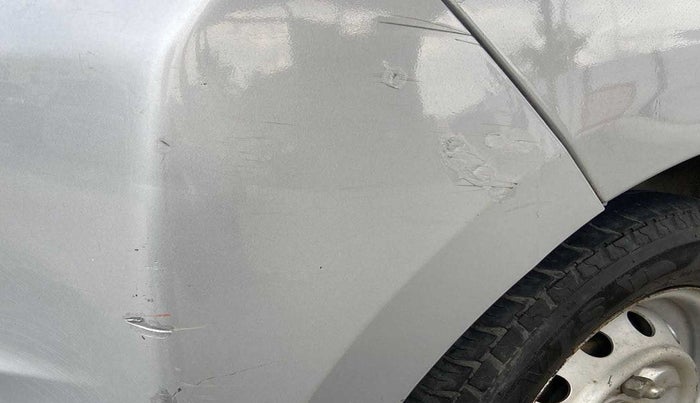 2014 Hyundai Eon ERA +, Petrol, Manual, 1,09,222 km, Rear bumper - Minor scratches