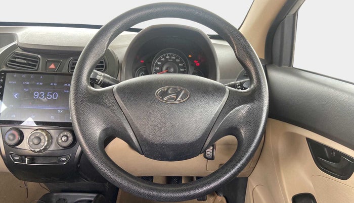 2014 Hyundai Eon ERA +, Petrol, Manual, 1,09,222 km, Steering Wheel Close Up