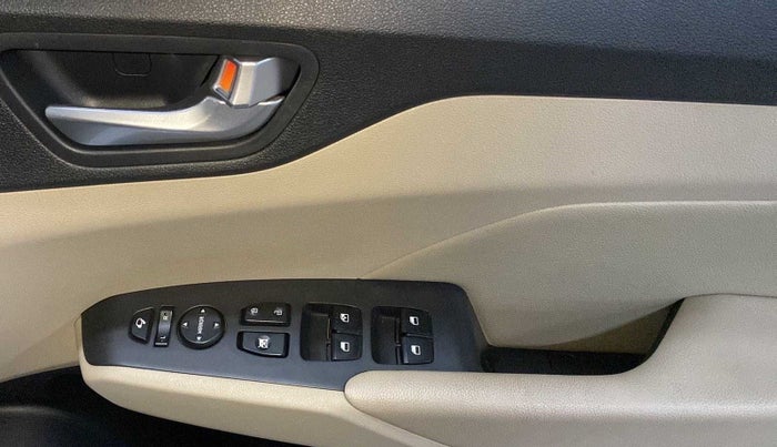 2021 Hyundai Verna SX (O)1.5 VTVT, Petrol, Manual, 15,441 km, Driver Side Door Panels Control