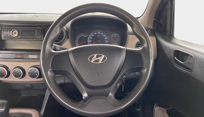 2015 Hyundai Xcent BASE 1.2, Petrol, Manual, 1,11,592 km, Steering Wheel Close Up
