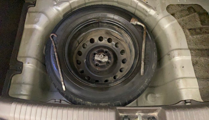 2011 Hyundai i20 MAGNA (O) 1.2, Petrol, Manual, 74,056 km, Dicky (Boot door) - Jack missing