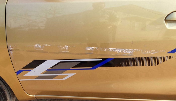 2017 Datsun Go Plus T, Petrol, Manual, 45,068 km, Front passenger door - Minor scratches