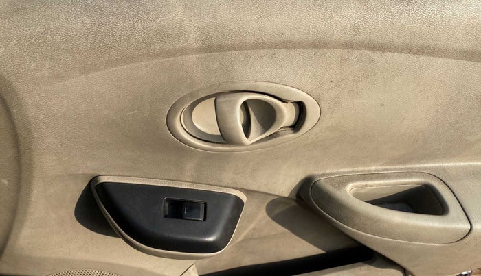 2017 Datsun Go Plus T, Petrol, Manual, 45,068 km, Driver Side Door Panels Control
