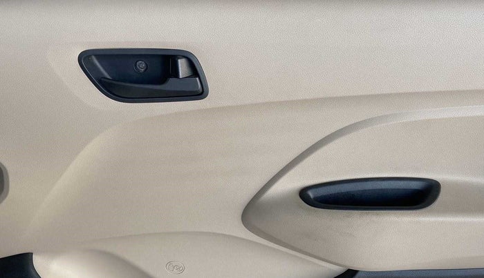 2021 Hyundai NEW SANTRO ERA EXECUTIVE, Petrol, Manual, 25,181 km, Driver Side Door Panels Control