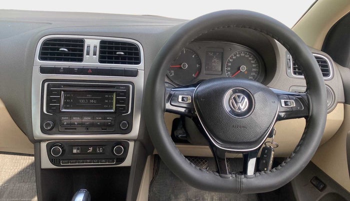 2015 Volkswagen Vento HIGHLINE PLUS 1.5 AT 16 ALLOY, Diesel, Automatic, 1,11,853 km, Steering Wheel Close Up