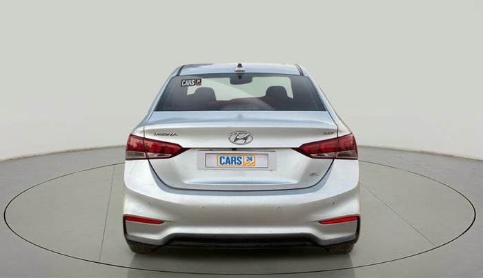 2017 Hyundai Verna 1.6 SX (O) CRDI MT, Diesel, Manual, 1,08,987 km, Back/Rear
